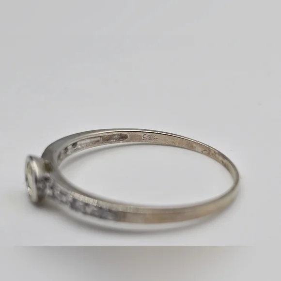 Sterling Silver Ring With Yellow Stone - Picture 5 of 8